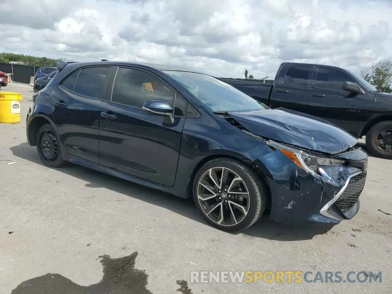 4 Photograph of a damaged car JTNC4RBE2L3091110 TOYOTA COROLLA 2020