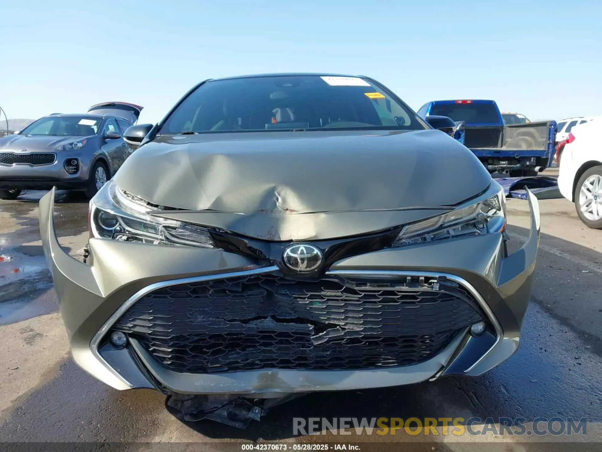12 Photograph of a damaged car JTNC4RBE2L3093312 TOYOTA COROLLA 2020