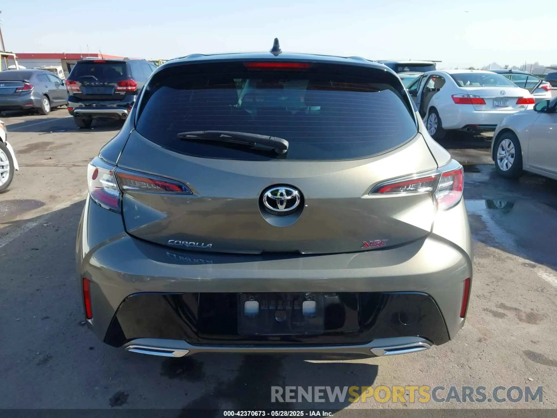 16 Photograph of a damaged car JTNC4RBE2L3093312 TOYOTA COROLLA 2020
