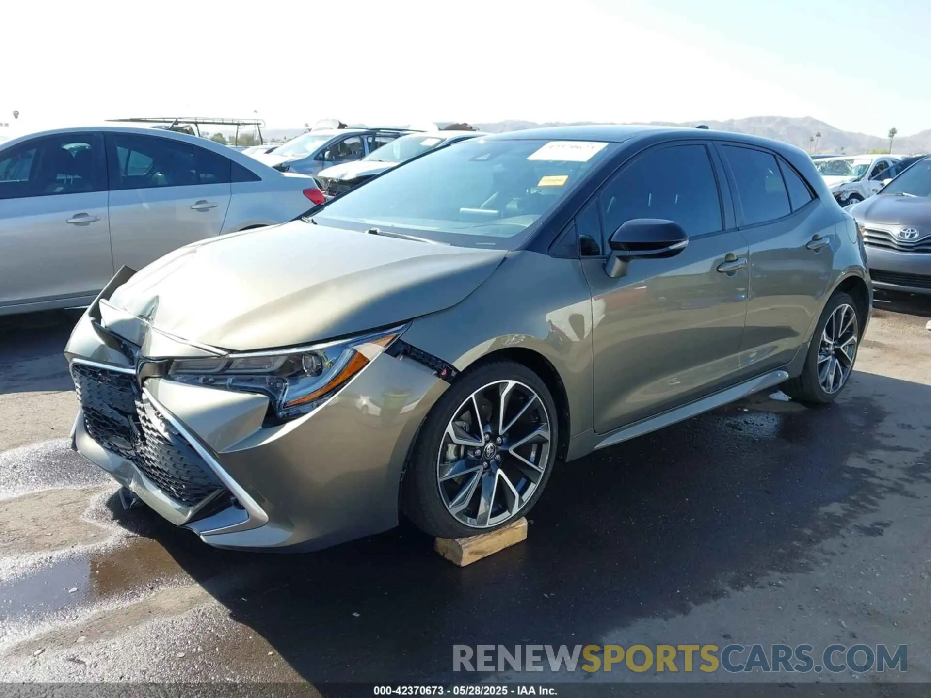 2 Photograph of a damaged car JTNC4RBE2L3093312 TOYOTA COROLLA 2020