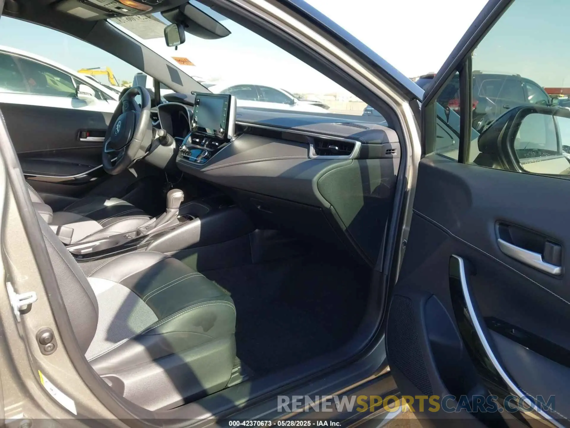 5 Photograph of a damaged car JTNC4RBE2L3093312 TOYOTA COROLLA 2020