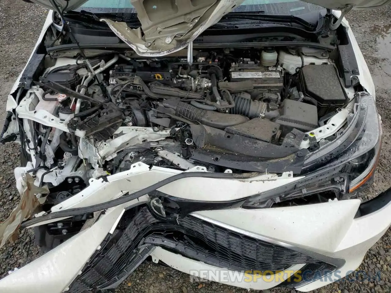 13 Photograph of a damaged car JTNC4RBE9L3074725 TOYOTA COROLLA 2020