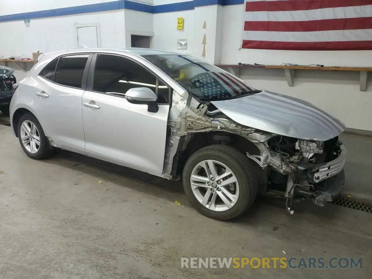 4 Photograph of a damaged car JTND4RBE1L3082953 TOYOTA COROLLA 2020