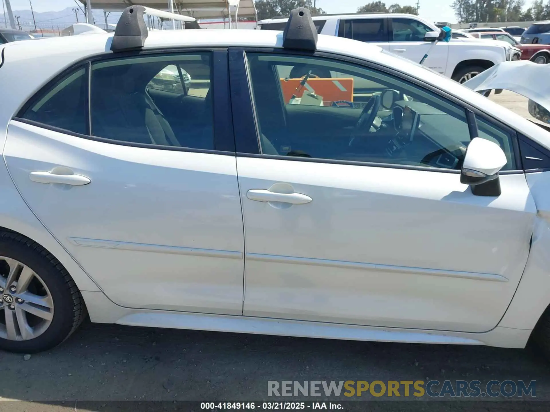 13 Photograph of a damaged car JTND4RBE2L3100649 TOYOTA COROLLA 2020