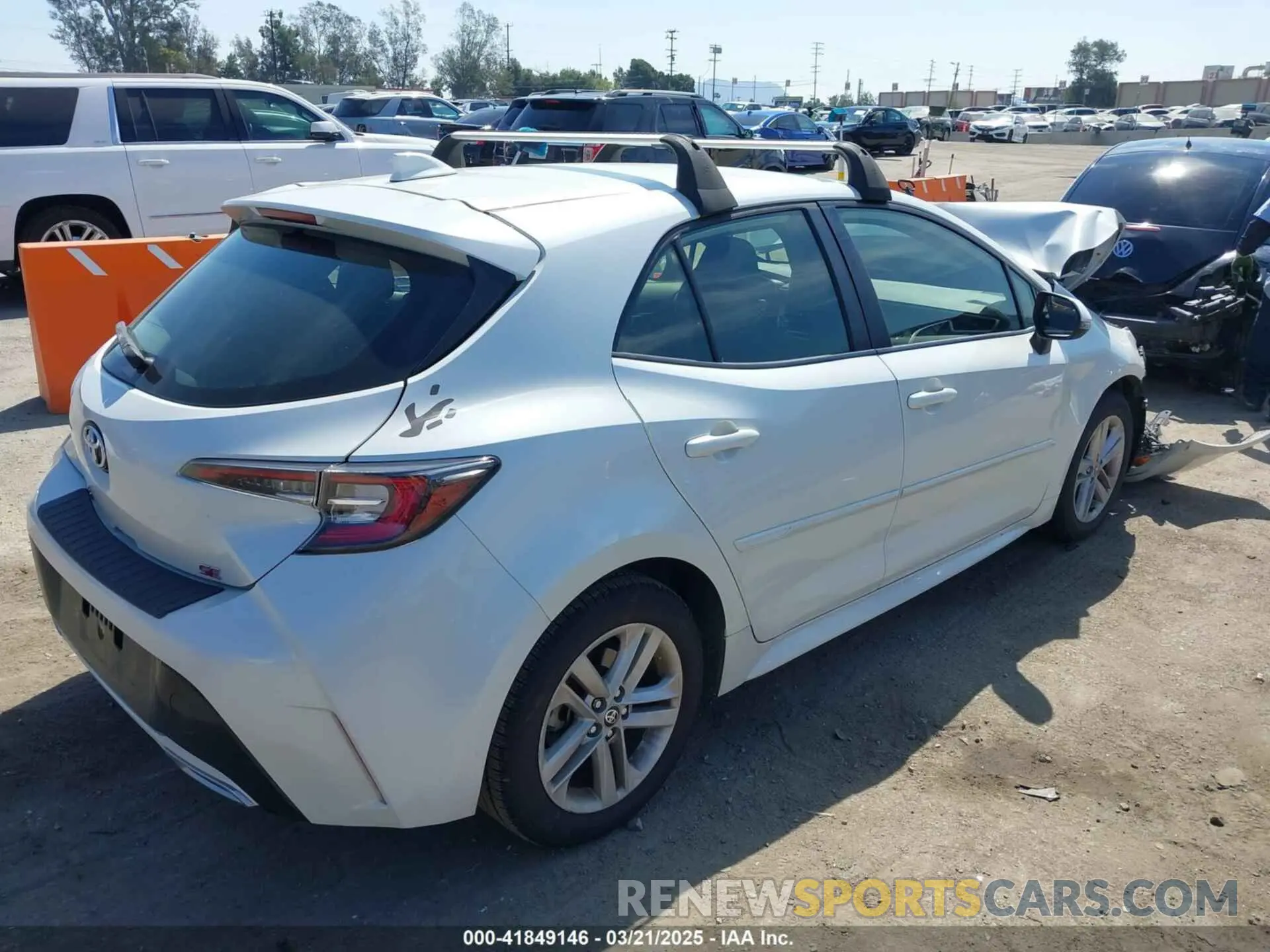 4 Photograph of a damaged car JTND4RBE2L3100649 TOYOTA COROLLA 2020