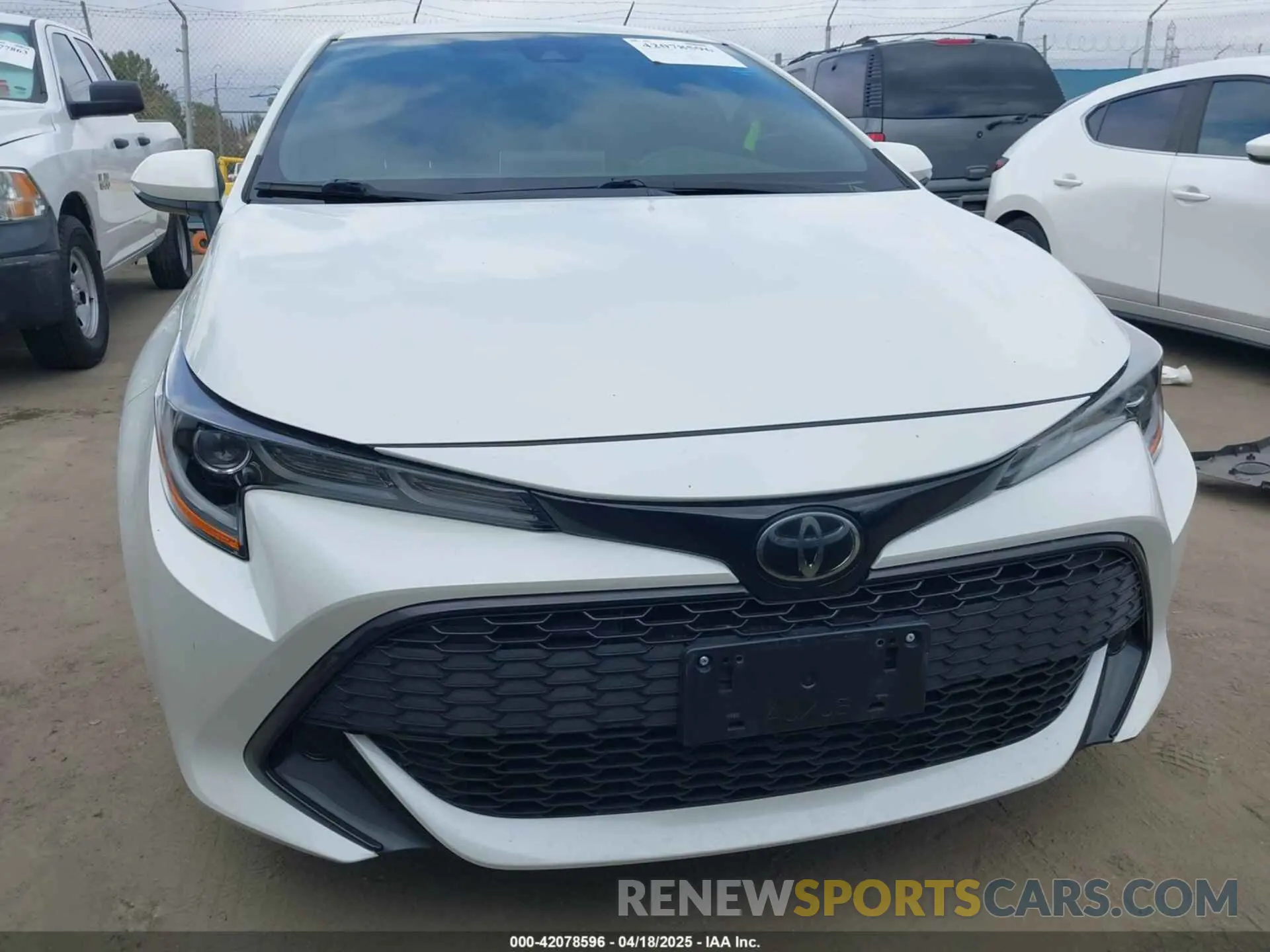 12 Photograph of a damaged car JTND4RBE3L3077866 TOYOTA COROLLA 2020