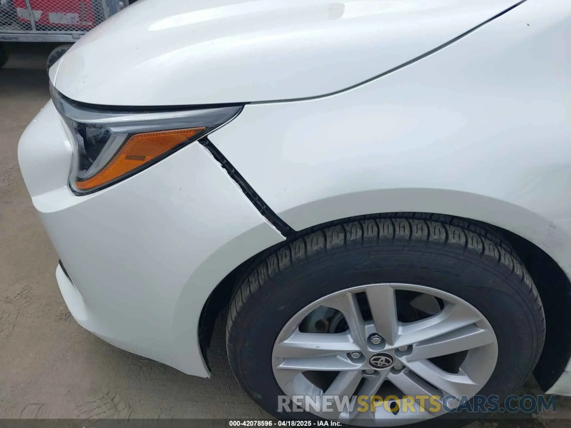 6 Photograph of a damaged car JTND4RBE3L3077866 TOYOTA COROLLA 2020