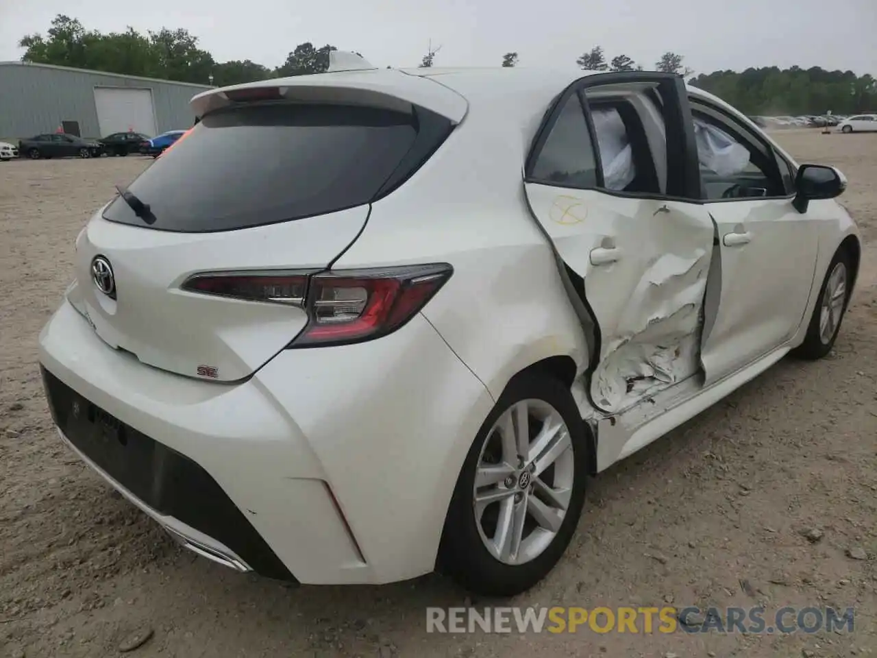 4 Photograph of a damaged car JTND4RBE3L3079049 TOYOTA COROLLA 2020