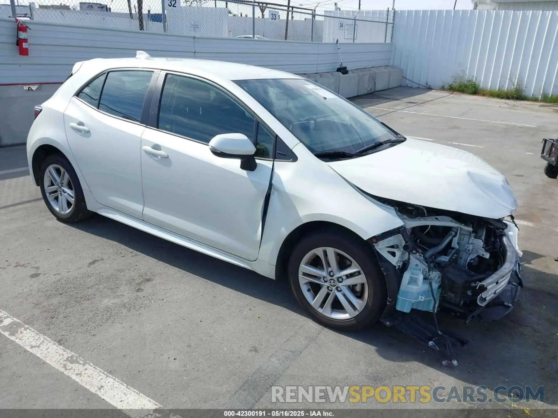1 Photograph of a damaged car JTND4RBE4L3074488 TOYOTA COROLLA 2020
