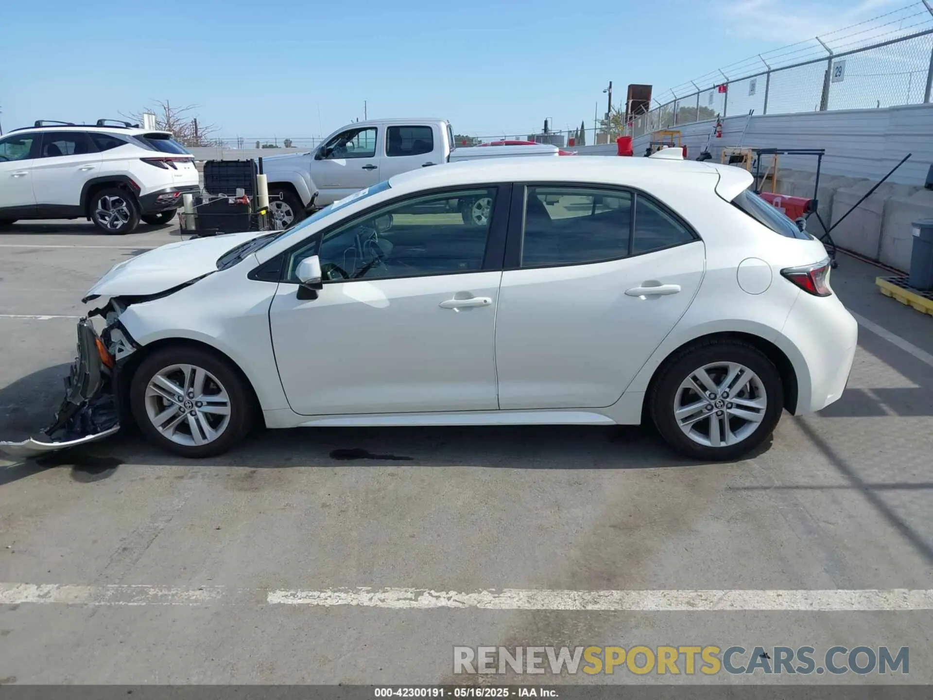 14 Photograph of a damaged car JTND4RBE4L3074488 TOYOTA COROLLA 2020