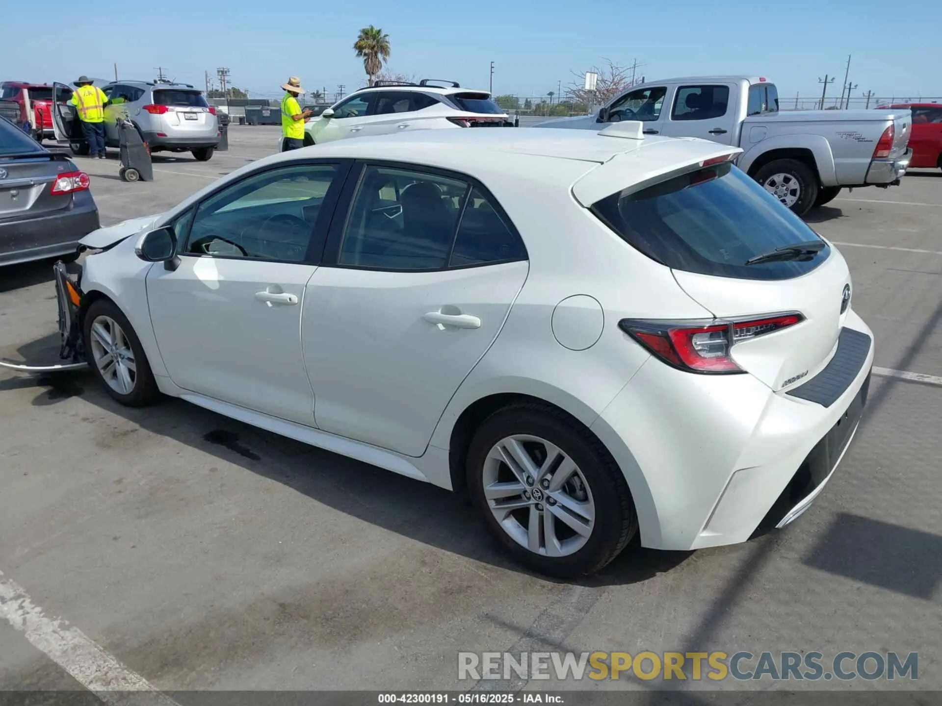 3 Photograph of a damaged car JTND4RBE4L3074488 TOYOTA COROLLA 2020