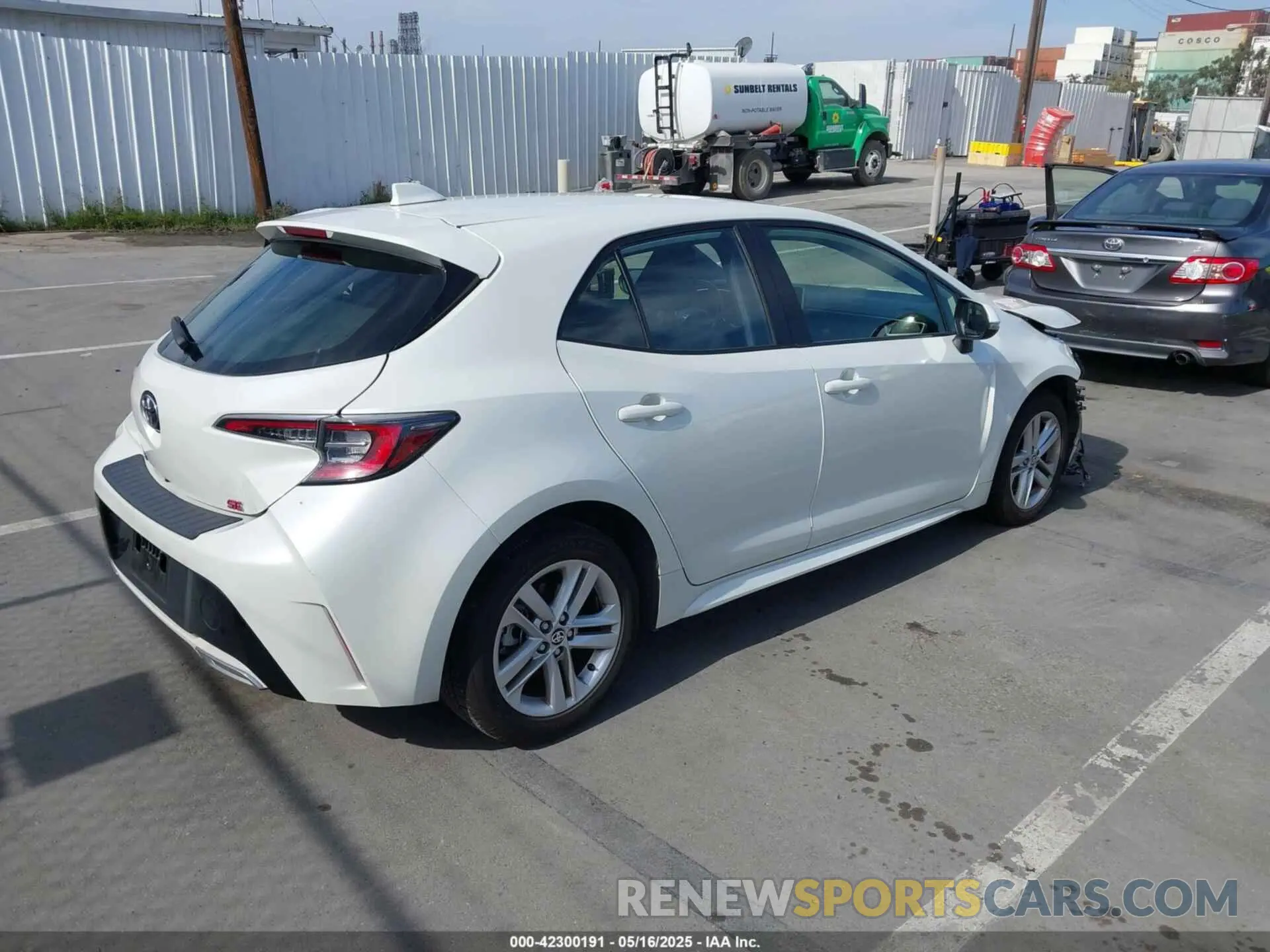 4 Photograph of a damaged car JTND4RBE4L3074488 TOYOTA COROLLA 2020