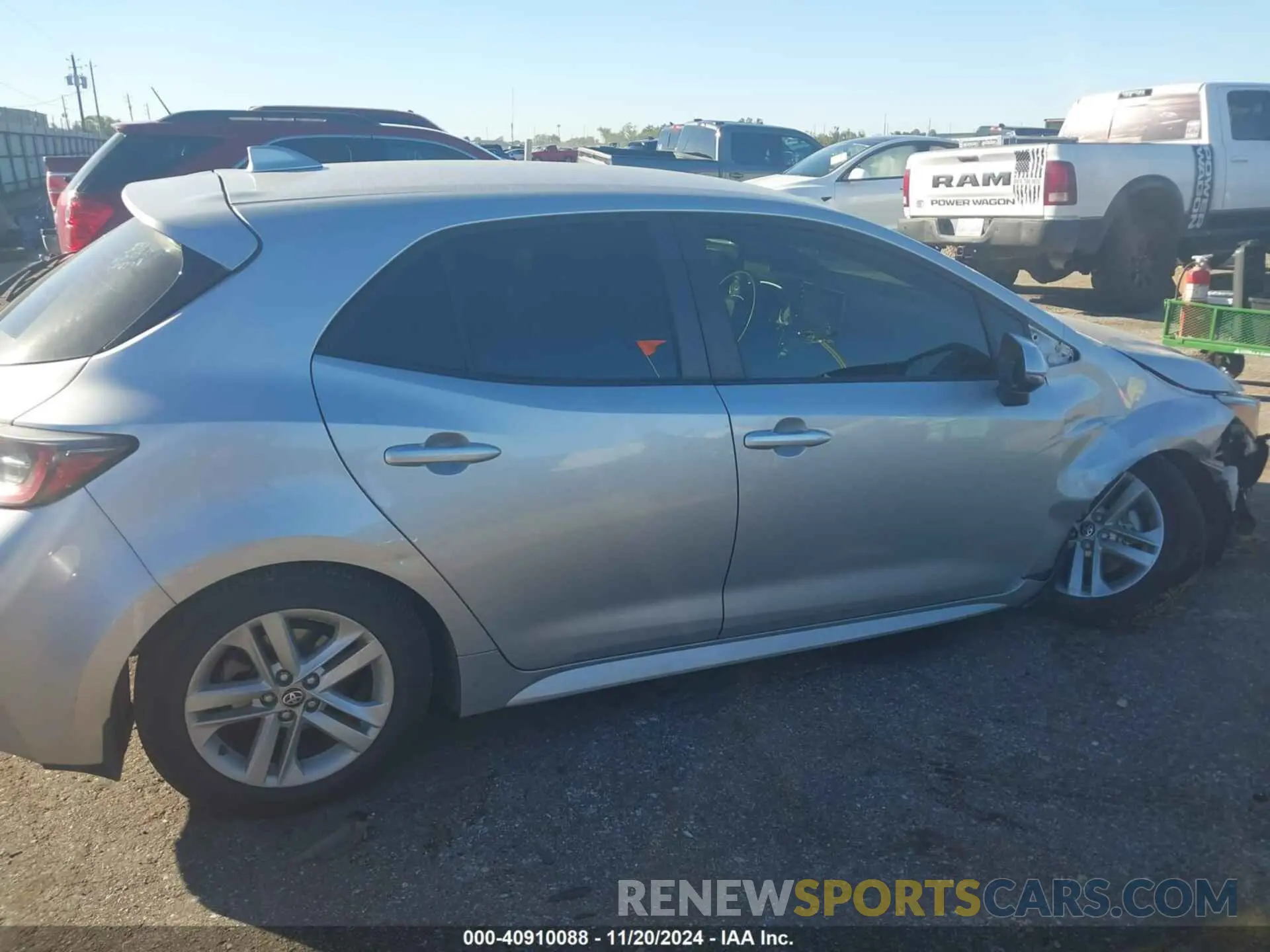 13 Photograph of a damaged car JTND4RBE5L3074709 TOYOTA COROLLA 2020
