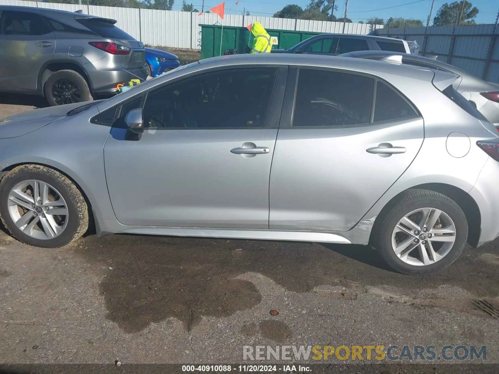 14 Photograph of a damaged car JTND4RBE5L3074709 TOYOTA COROLLA 2020