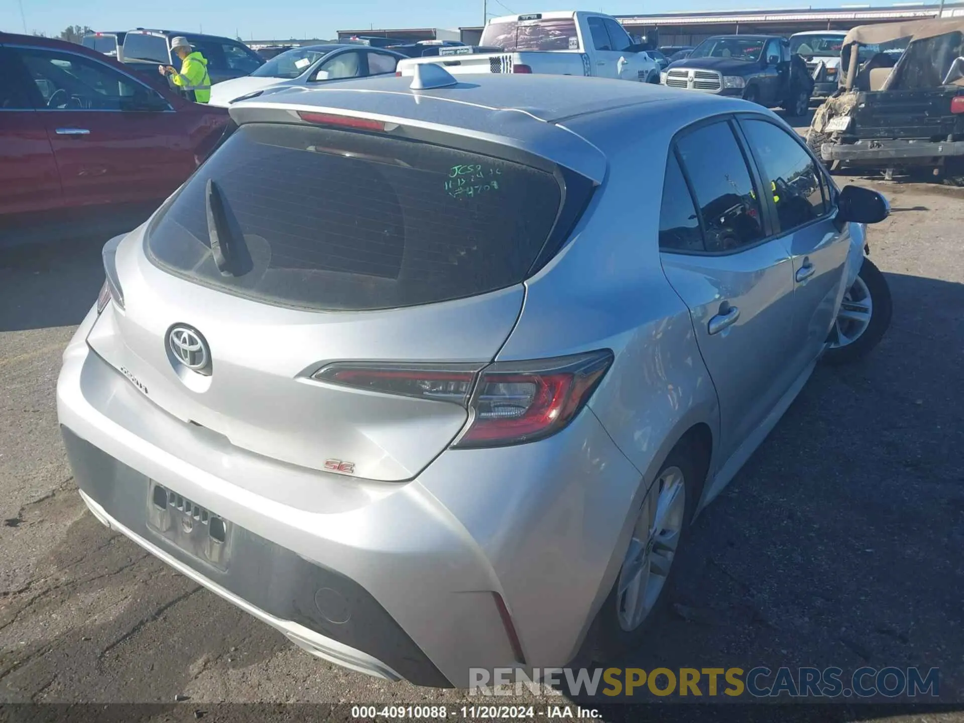 4 Photograph of a damaged car JTND4RBE5L3074709 TOYOTA COROLLA 2020