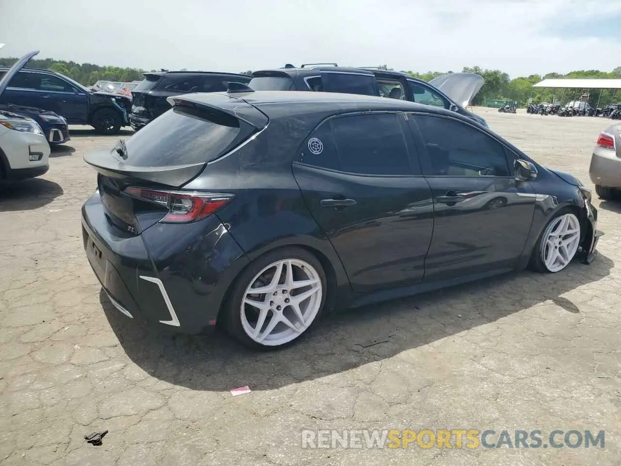 3 Photograph of a damaged car JTND4RBE6L3103862 TOYOTA COROLLA 2020