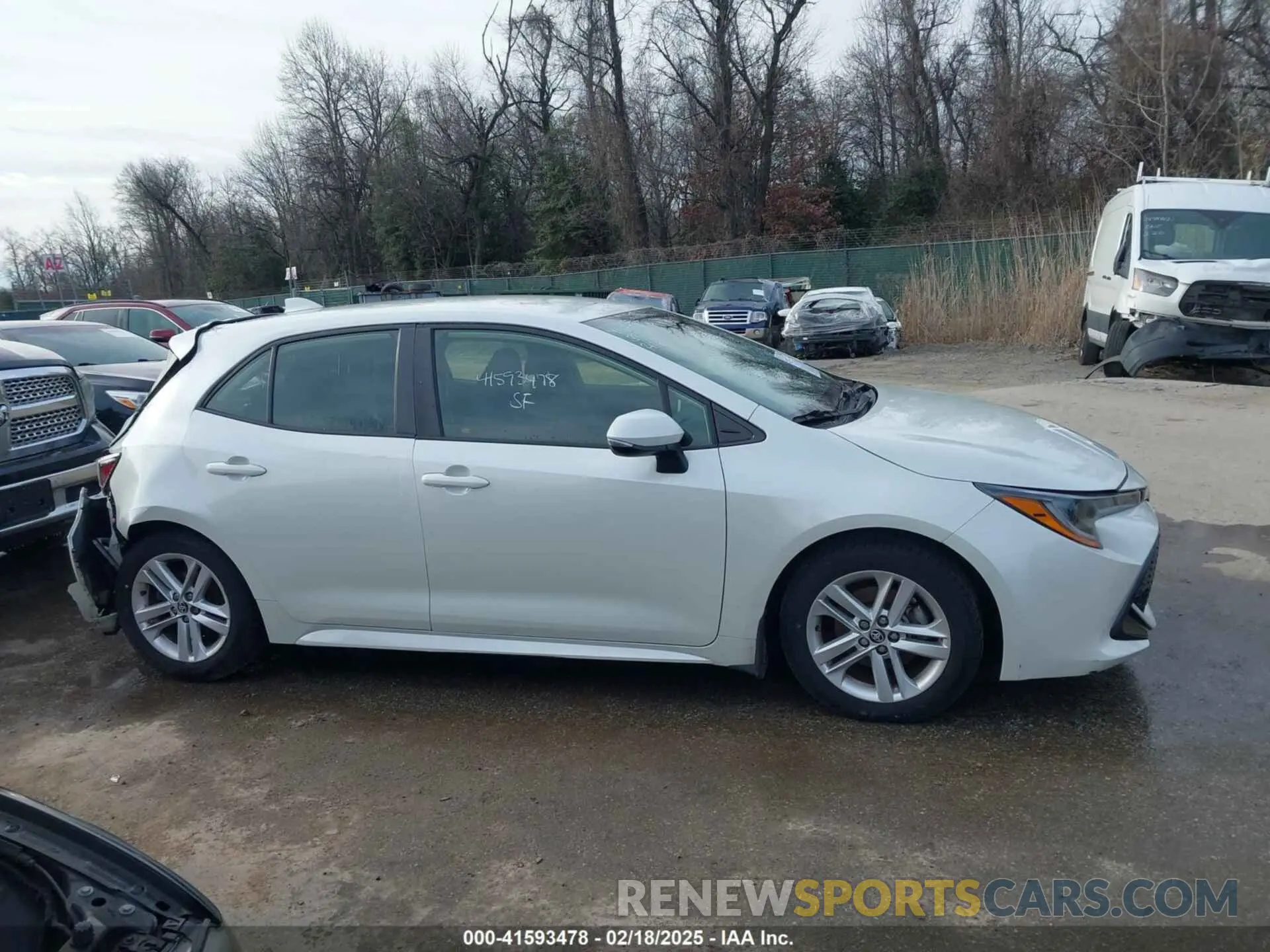 13 Photograph of a damaged car JTND4RBE8L3084067 TOYOTA COROLLA 2020