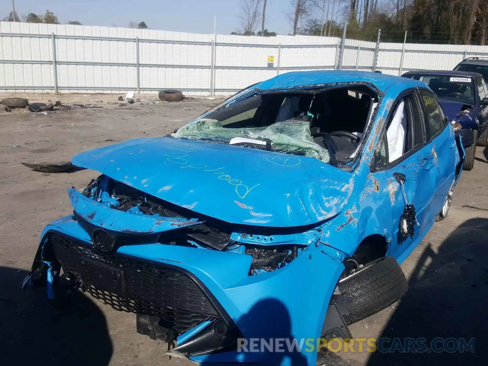 2 Photograph of a damaged car JTND4RBE9L3073983 TOYOTA COROLLA 2020