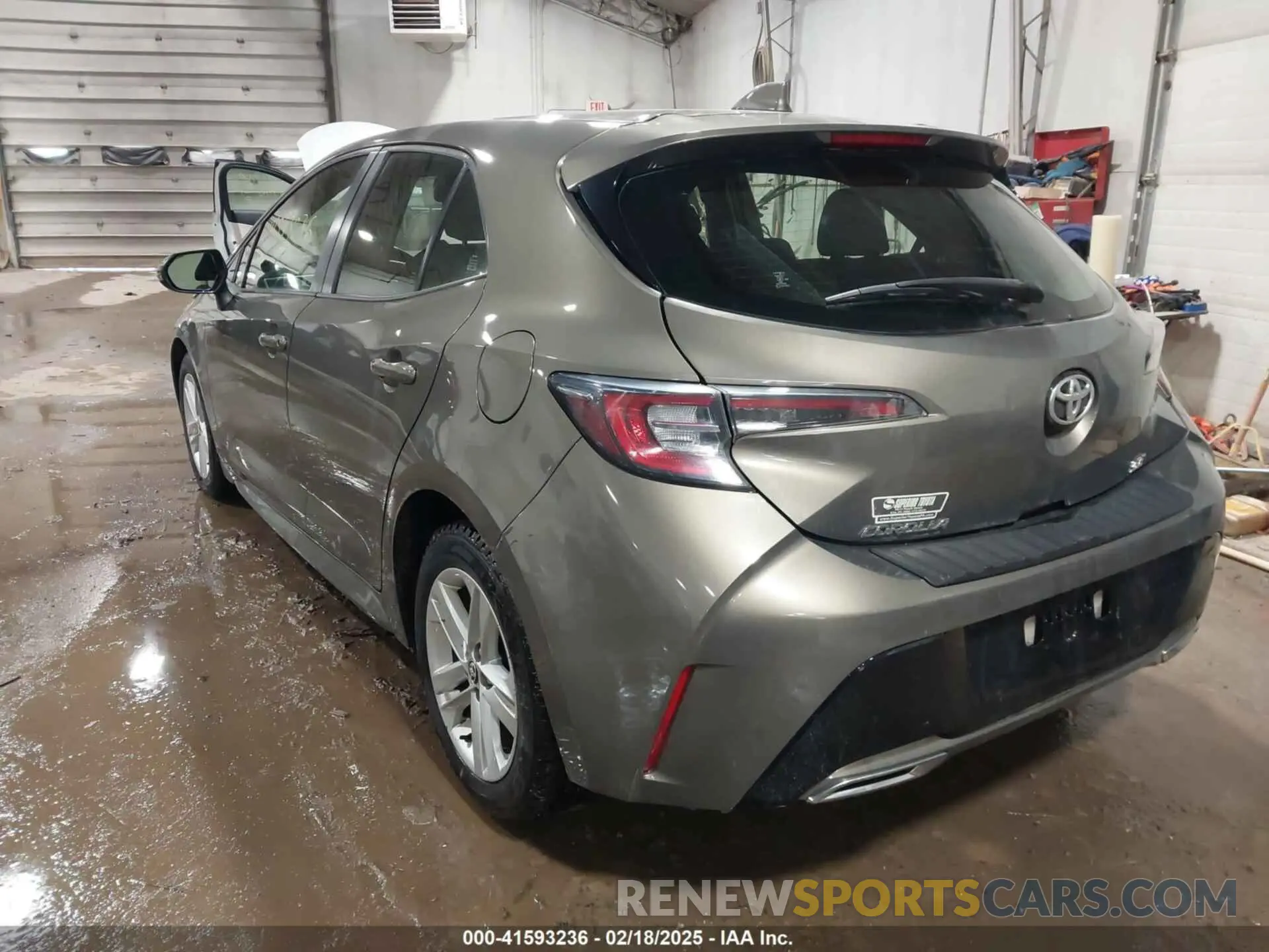 3 Photograph of a damaged car JTND4RBE9L3095272 TOYOTA COROLLA 2020