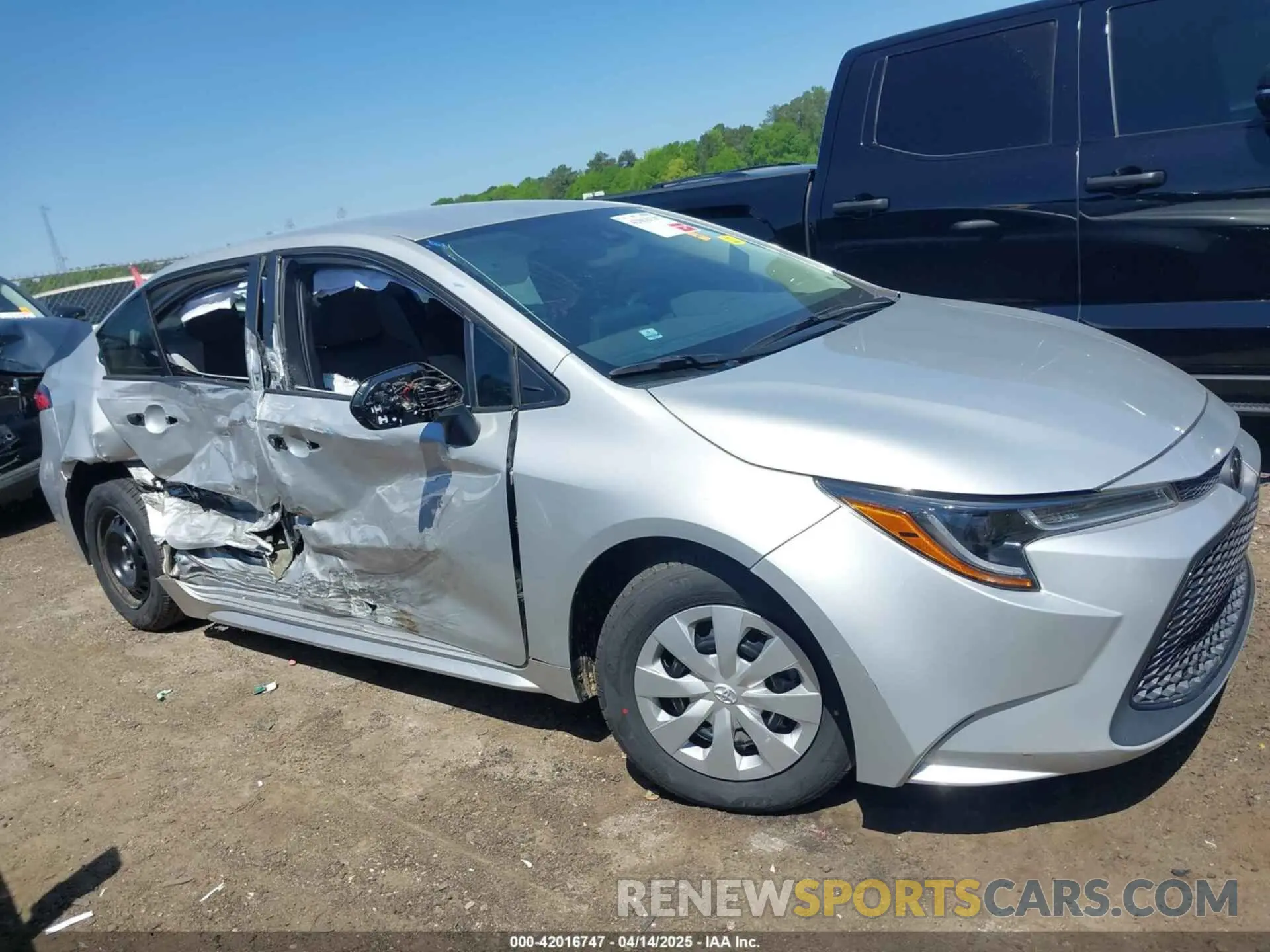13 Photograph of a damaged car 5YFDPMAE4MP168184 TOYOTA COROLLA 2021