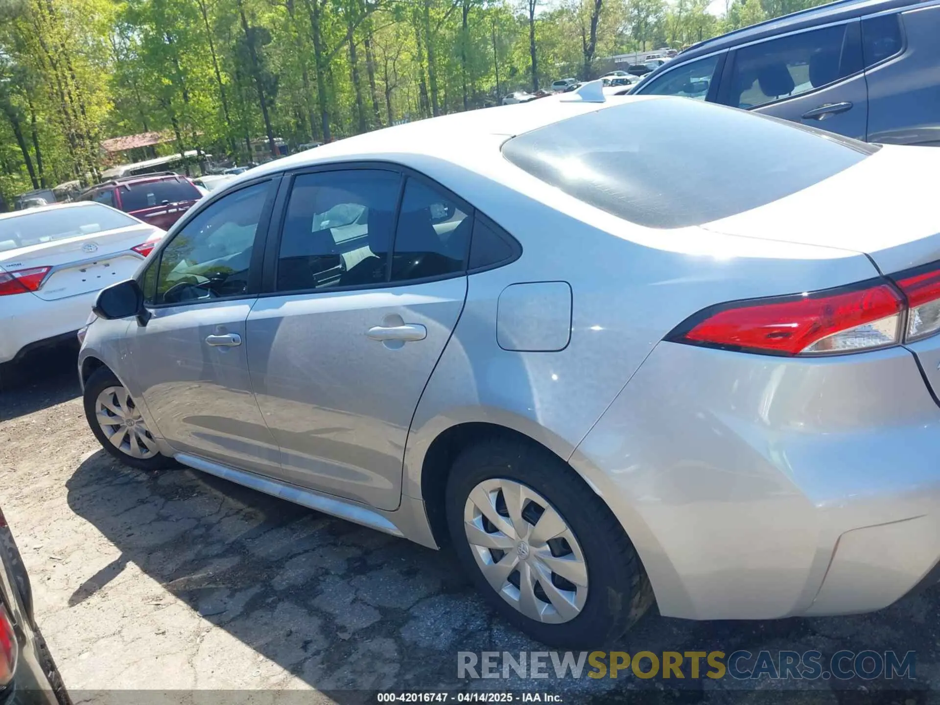 14 Photograph of a damaged car 5YFDPMAE4MP168184 TOYOTA COROLLA 2021