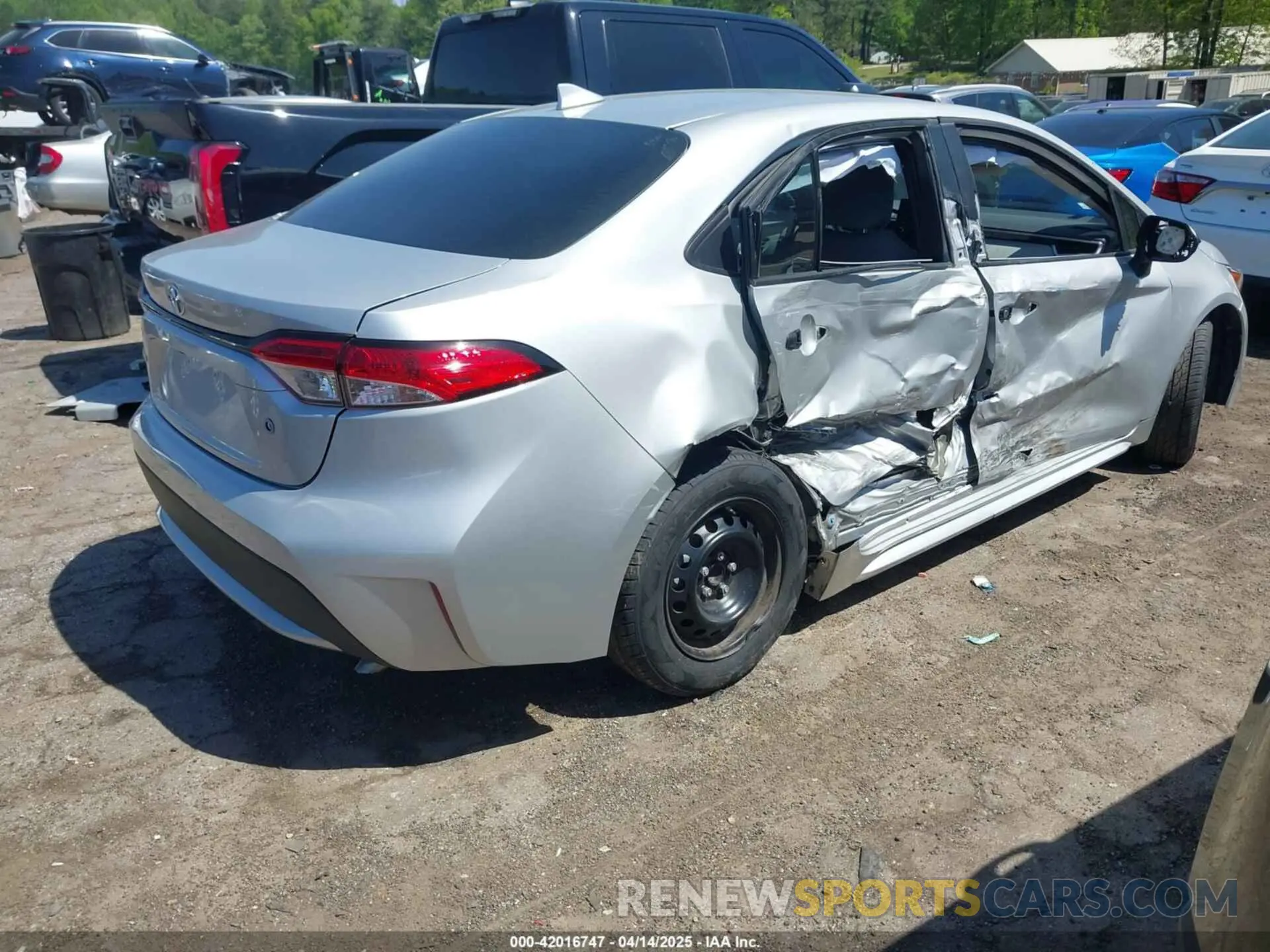 4 Photograph of a damaged car 5YFDPMAE4MP168184 TOYOTA COROLLA 2021