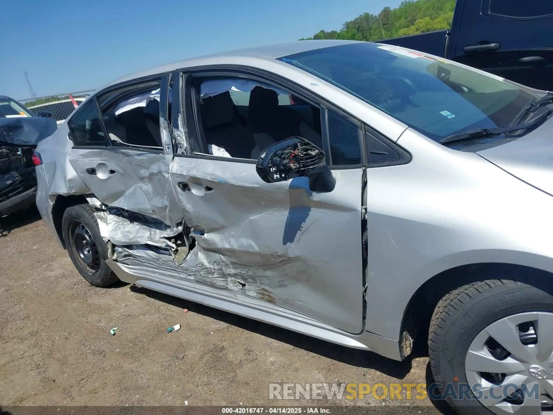 6 Photograph of a damaged car 5YFDPMAE4MP168184 TOYOTA COROLLA 2021