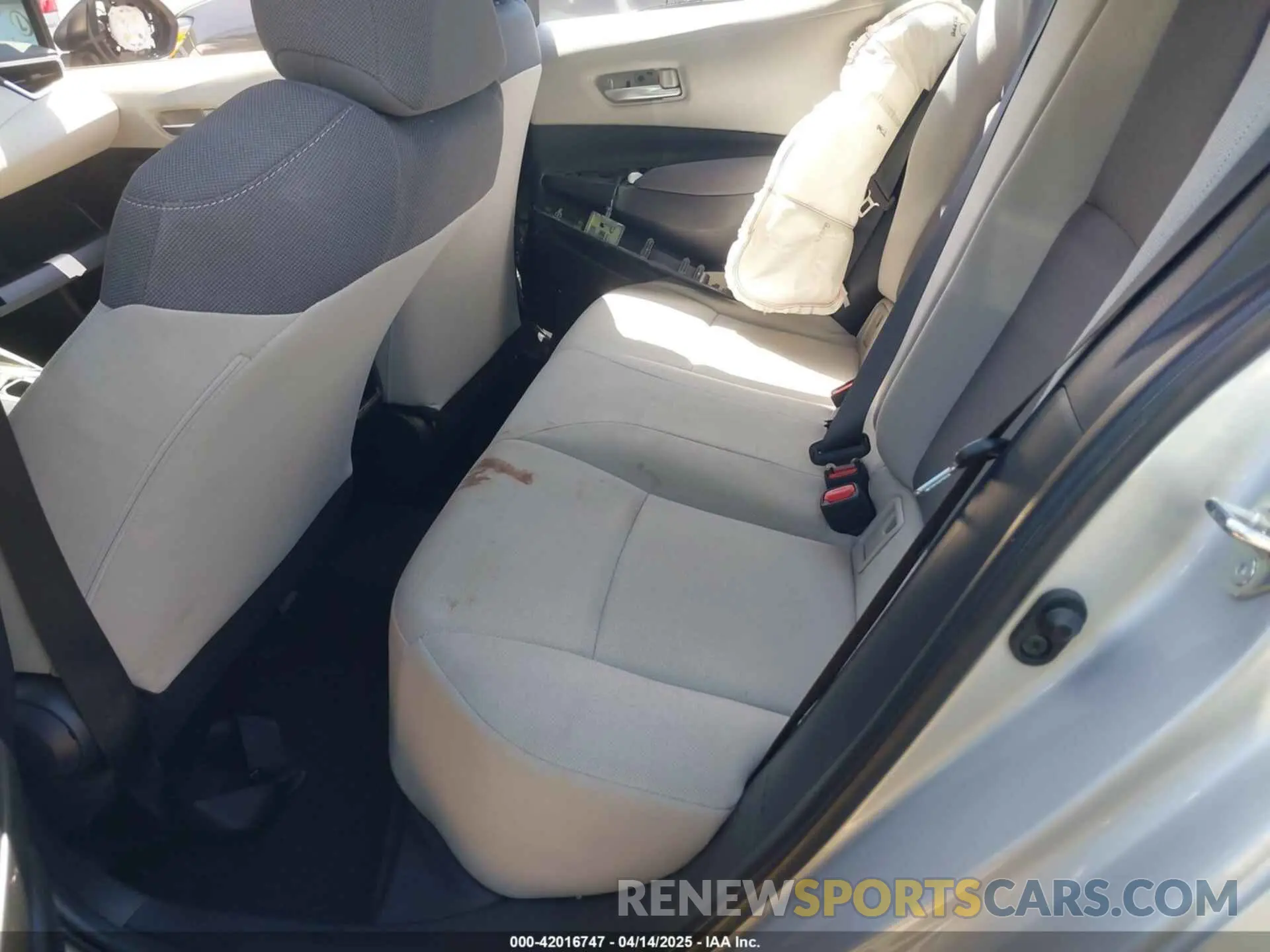 8 Photograph of a damaged car 5YFDPMAE4MP168184 TOYOTA COROLLA 2021
