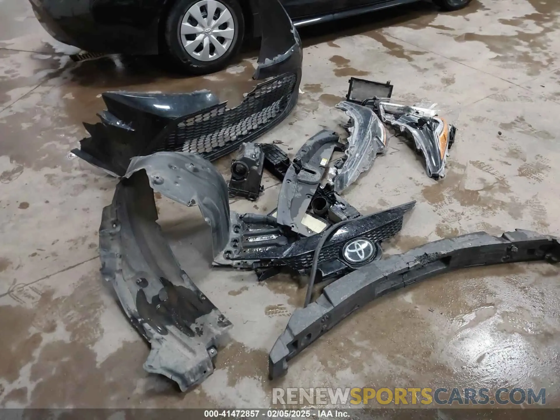 12 Photograph of a damaged car 5YFDPMAE5MP208692 TOYOTA COROLLA 2021