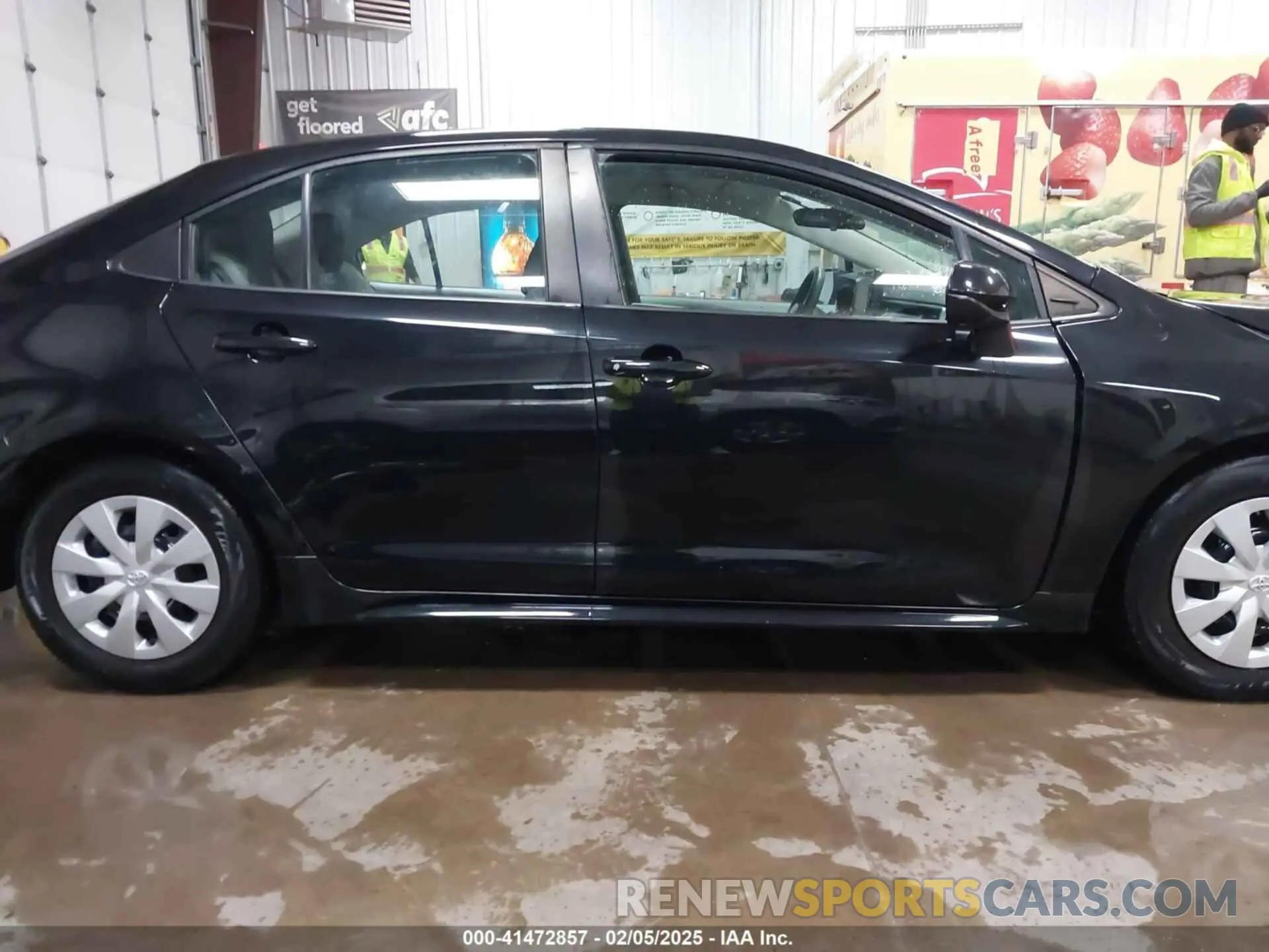 14 Photograph of a damaged car 5YFDPMAE5MP208692 TOYOTA COROLLA 2021