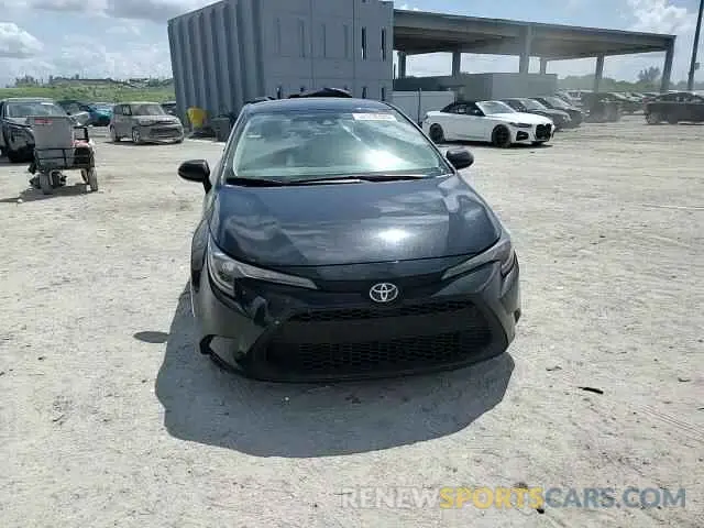 11 Photograph of a damaged car 5YFDPMAE8MP173002 TOYOTA COROLLA 2021