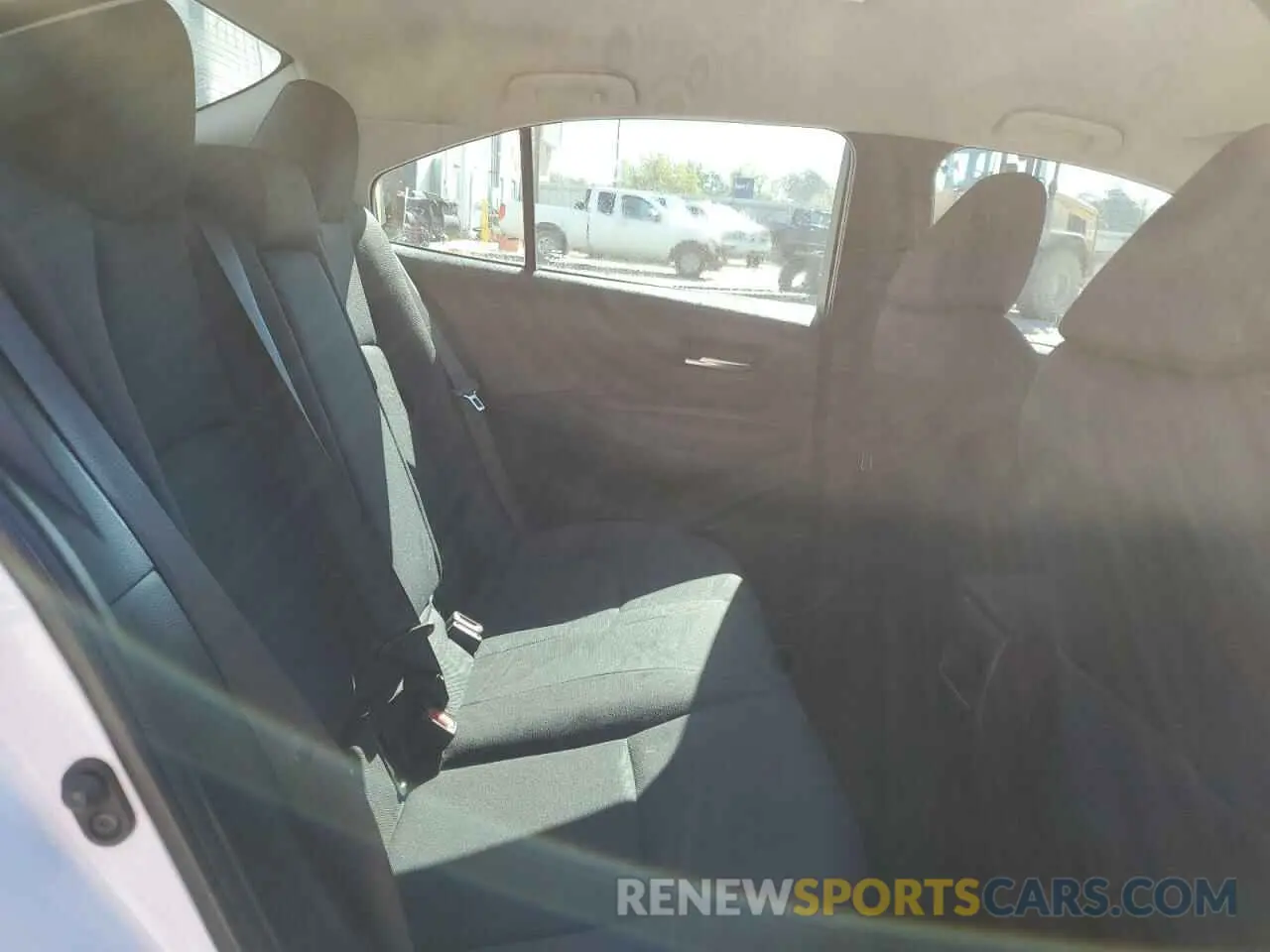 10 Photograph of a damaged car 5YFEPMAE0MP152438 TOYOTA COROLLA 2021