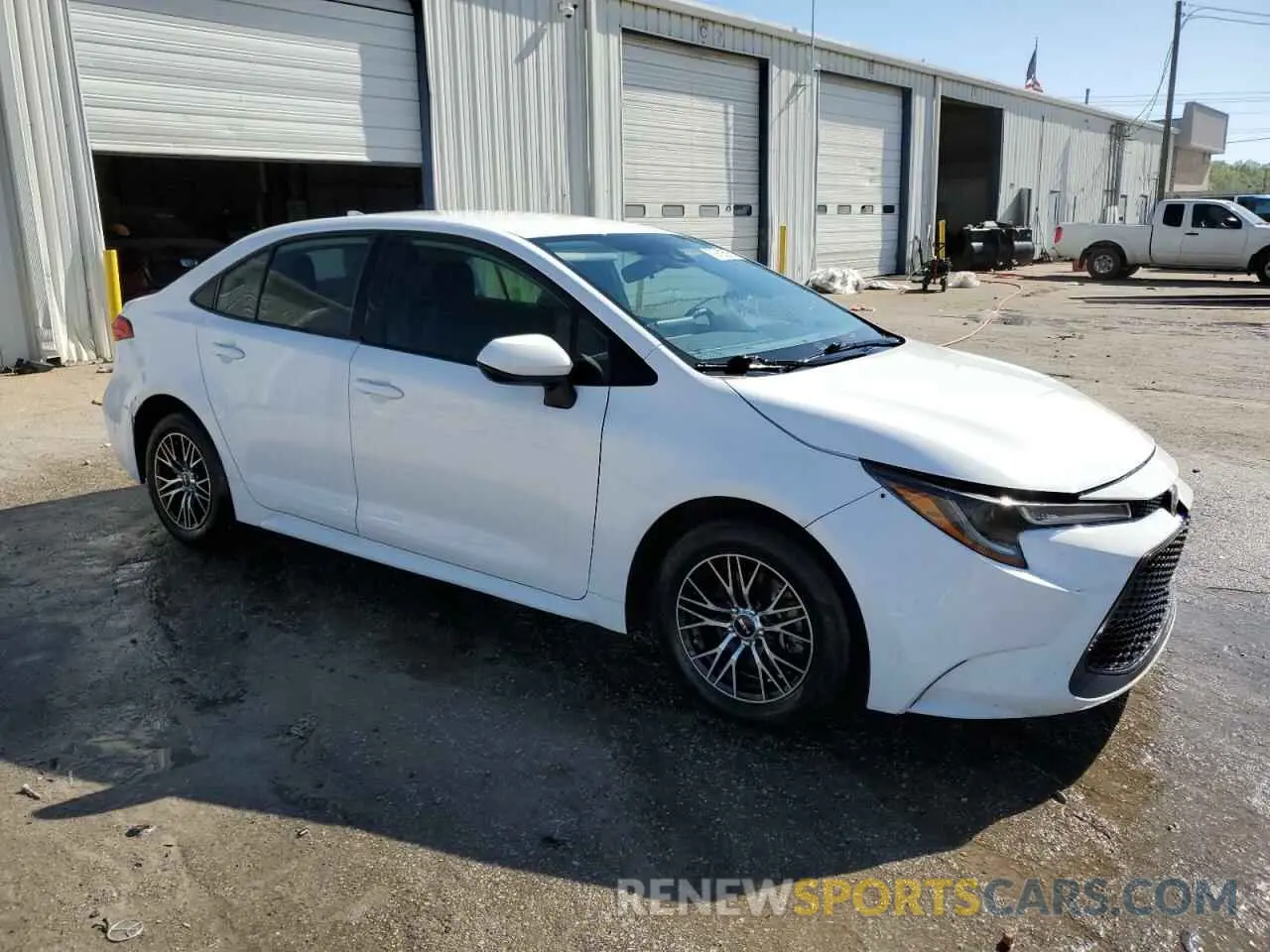 4 Photograph of a damaged car 5YFEPMAE0MP152438 TOYOTA COROLLA 2021