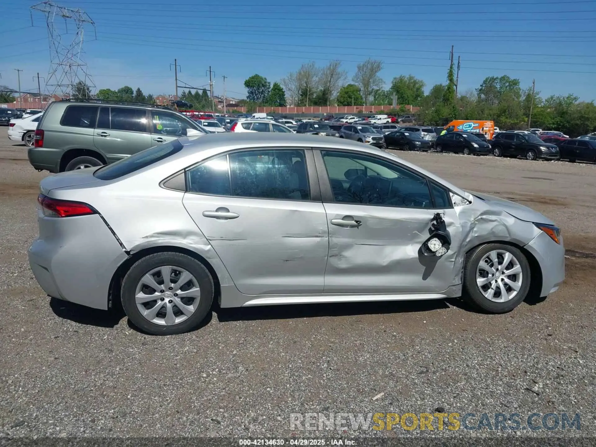 18 Photograph of a damaged car 5YFEPMAE0MP211696 TOYOTA COROLLA 2021