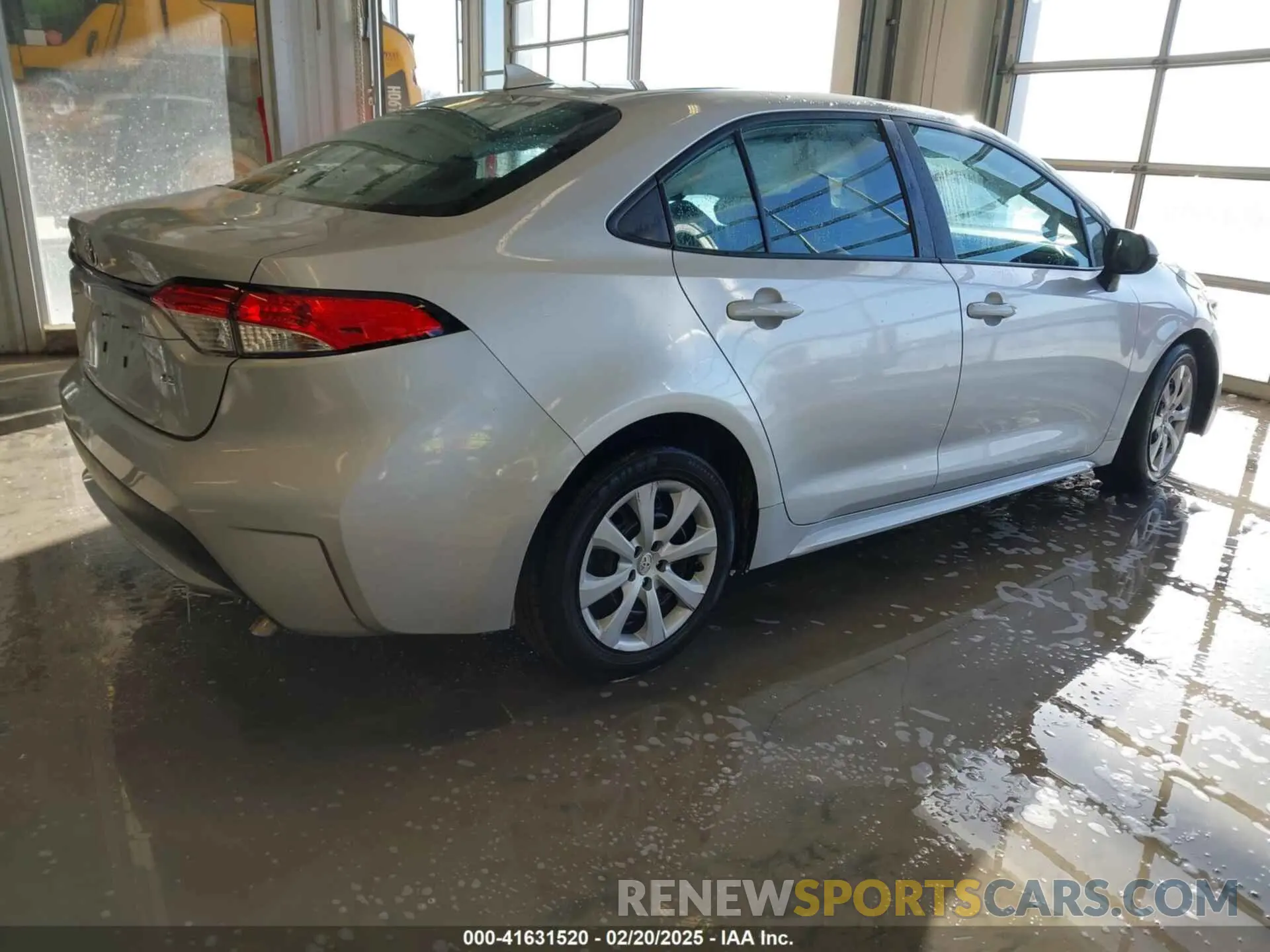 4 Photograph of a damaged car 5YFEPMAE0MP214064 TOYOTA COROLLA 2021