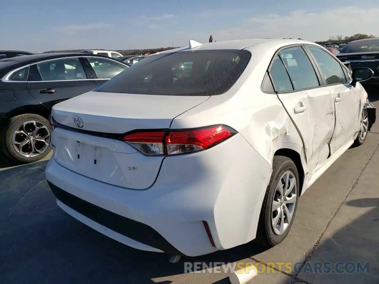 4 Photograph of a damaged car 5YFEPMAE0MP248201 TOYOTA COROLLA 2021