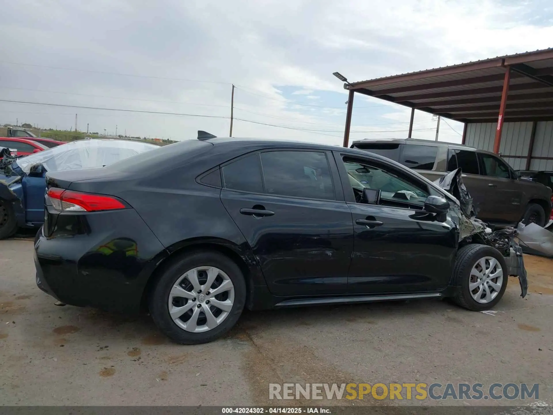 13 Photograph of a damaged car 5YFEPMAE0MP253723 TOYOTA COROLLA 2021