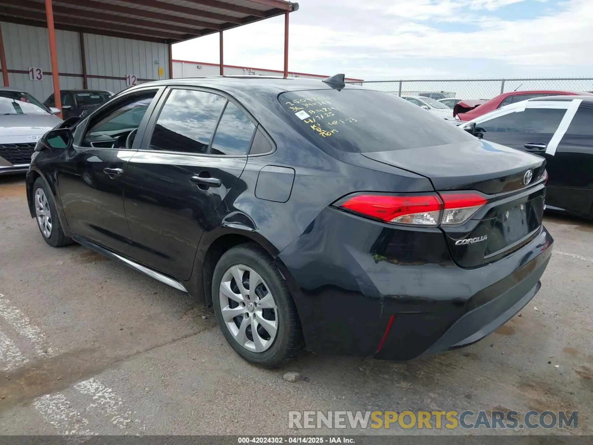 3 Photograph of a damaged car 5YFEPMAE0MP253723 TOYOTA COROLLA 2021