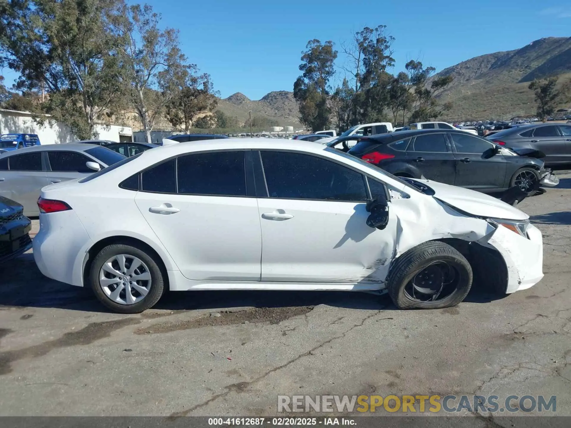 14 Photograph of a damaged car 5YFEPMAE0MP263569 TOYOTA COROLLA 2021