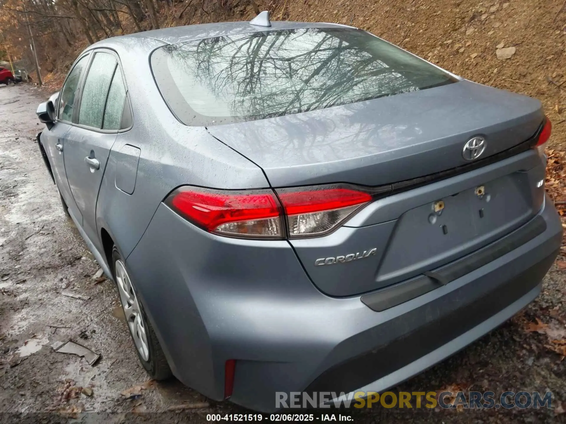 12 Photograph of a damaged car 5YFEPMAE1MP161004 TOYOTA COROLLA 2021