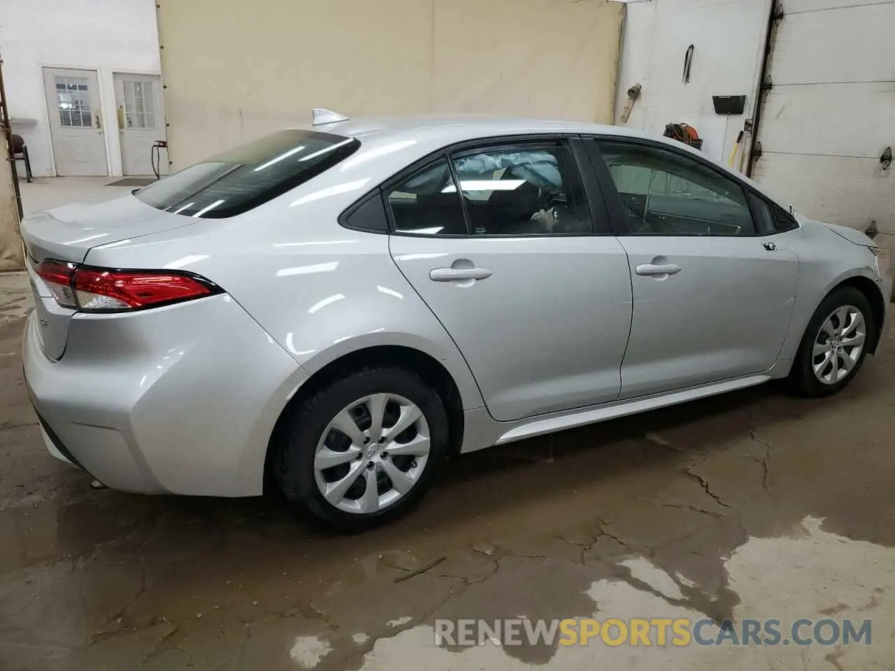 3 Photograph of a damaged car 5YFEPMAE1MP184072 TOYOTA COROLLA 2021