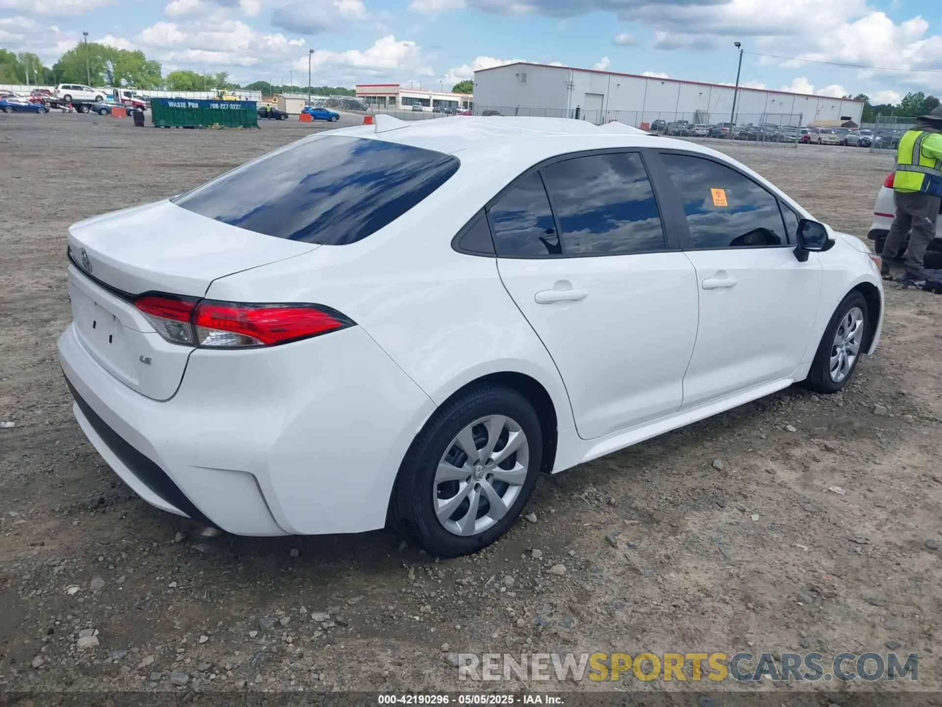 4 Photograph of a damaged car 5YFEPMAE1MP201811 TOYOTA COROLLA 2021