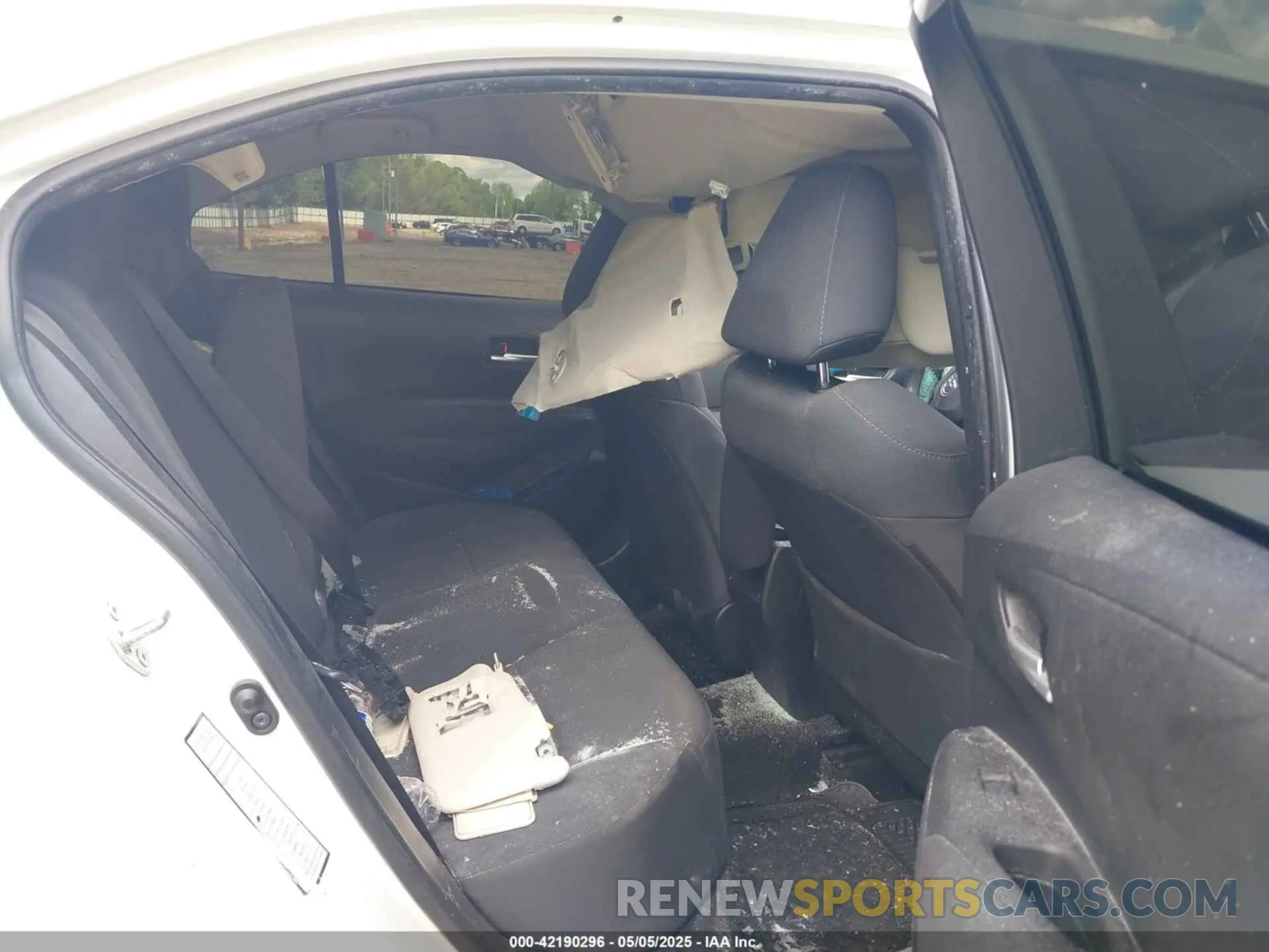 8 Photograph of a damaged car 5YFEPMAE1MP201811 TOYOTA COROLLA 2021