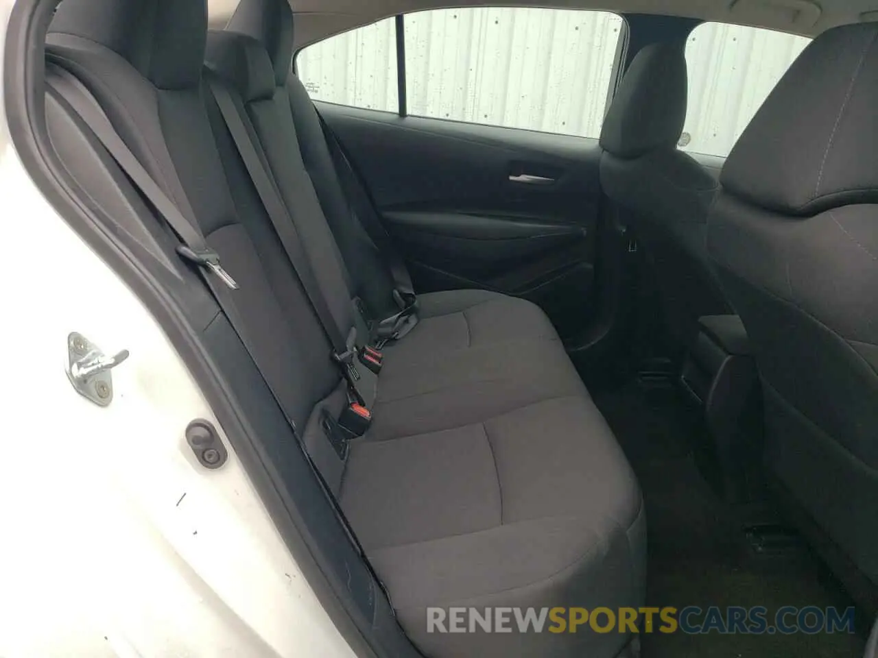 10 Photograph of a damaged car 5YFEPMAE1MP218656 TOYOTA COROLLA 2021