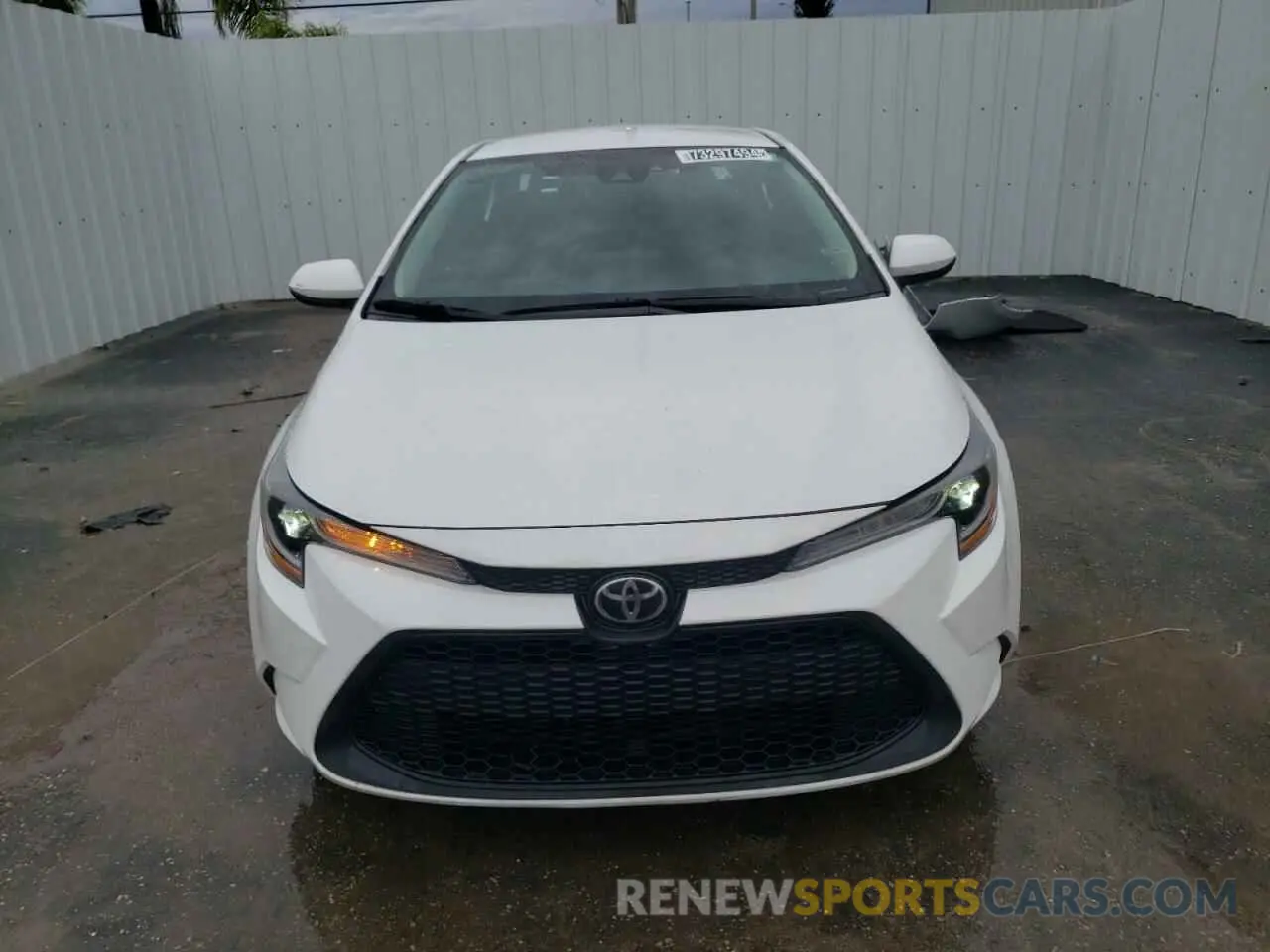 5 Photograph of a damaged car 5YFEPMAE1MP218656 TOYOTA COROLLA 2021