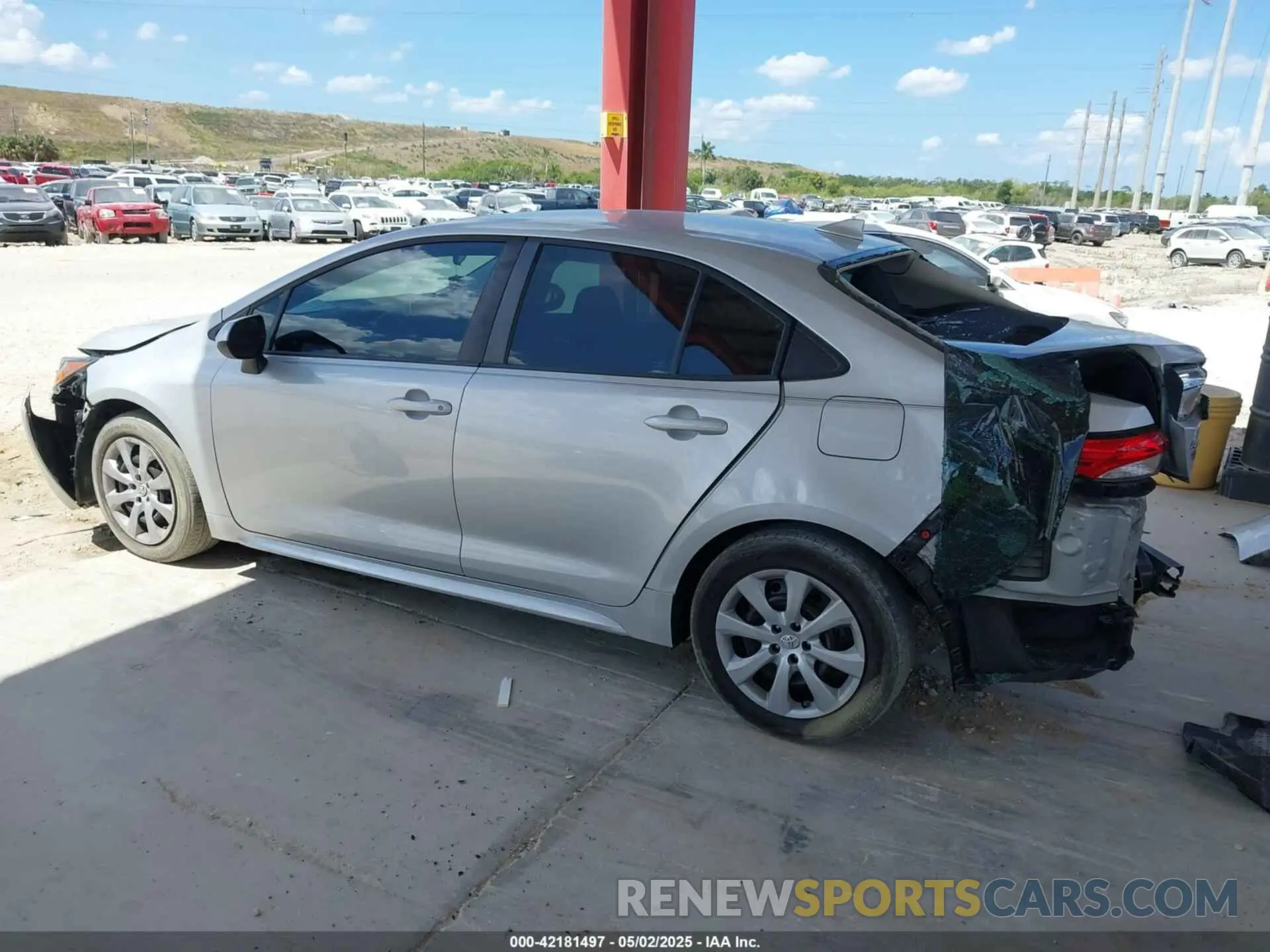 14 Photograph of a damaged car 5YFEPMAE1MP225557 TOYOTA COROLLA 2021