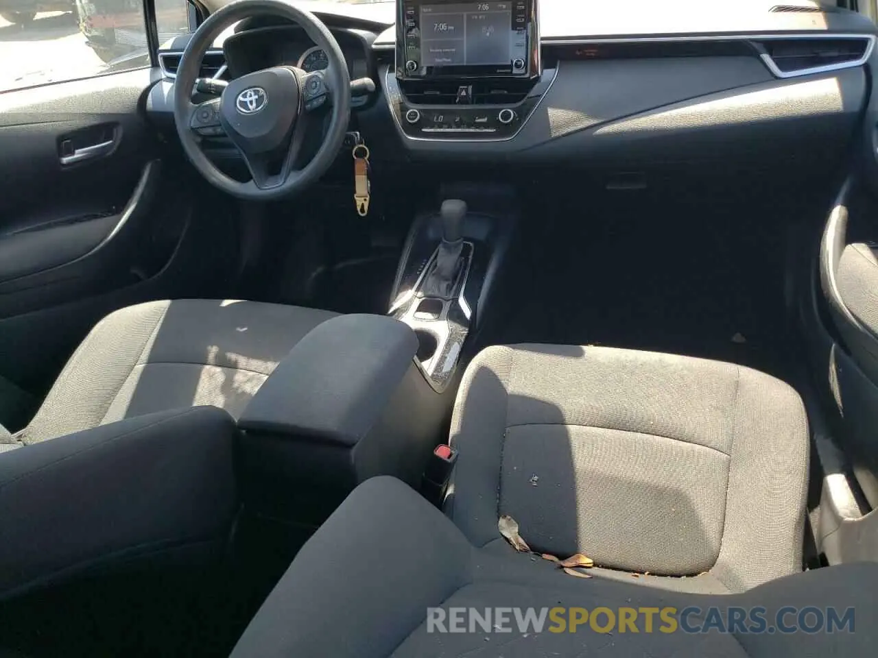 8 Photograph of a damaged car 5YFEPMAE1MP236266 TOYOTA COROLLA 2021