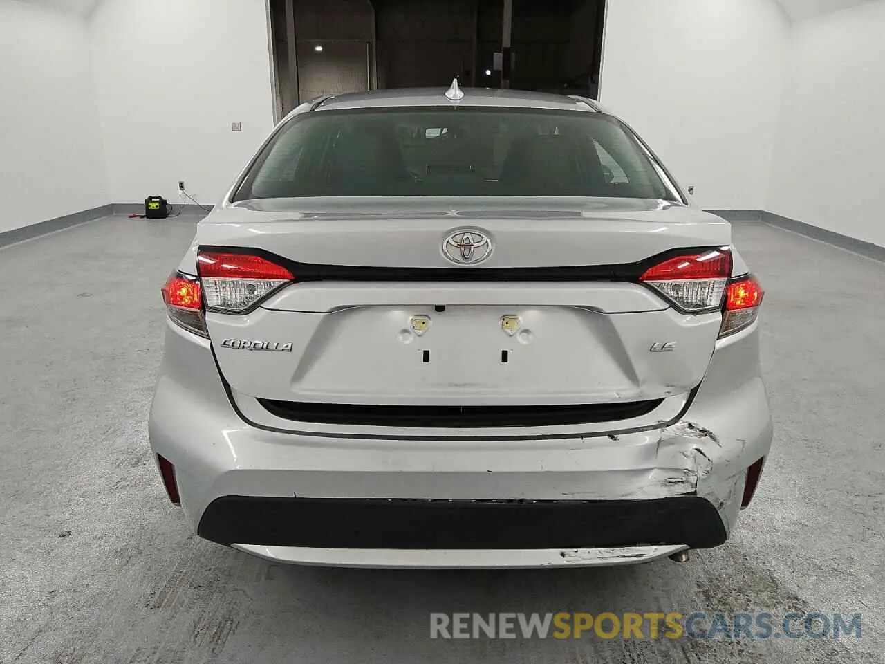 6 Photograph of a damaged car 5YFEPMAE1MP250524 TOYOTA COROLLA 2021