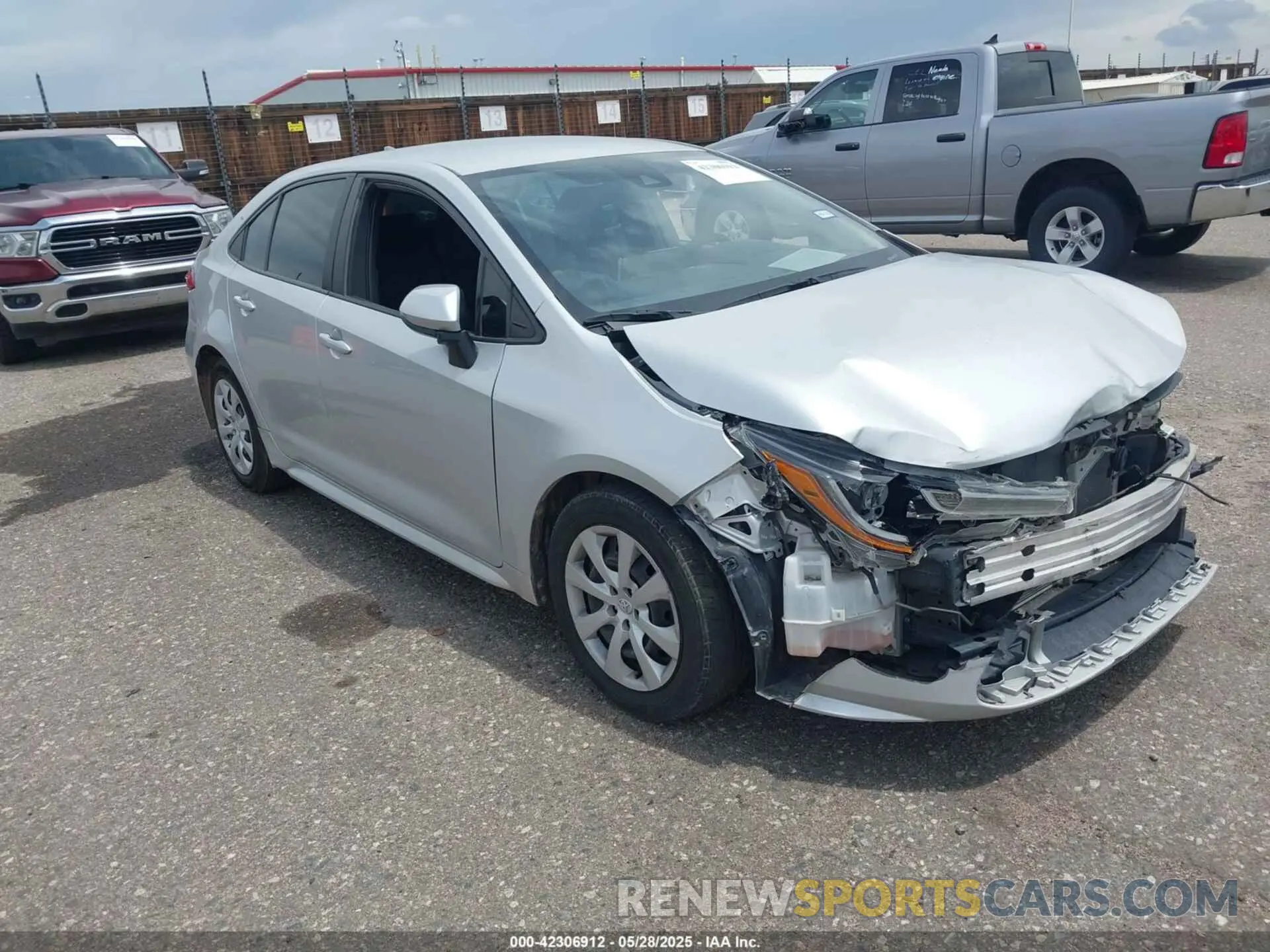 1 Photograph of a damaged car 5YFEPMAE2MP155387 TOYOTA COROLLA 2021