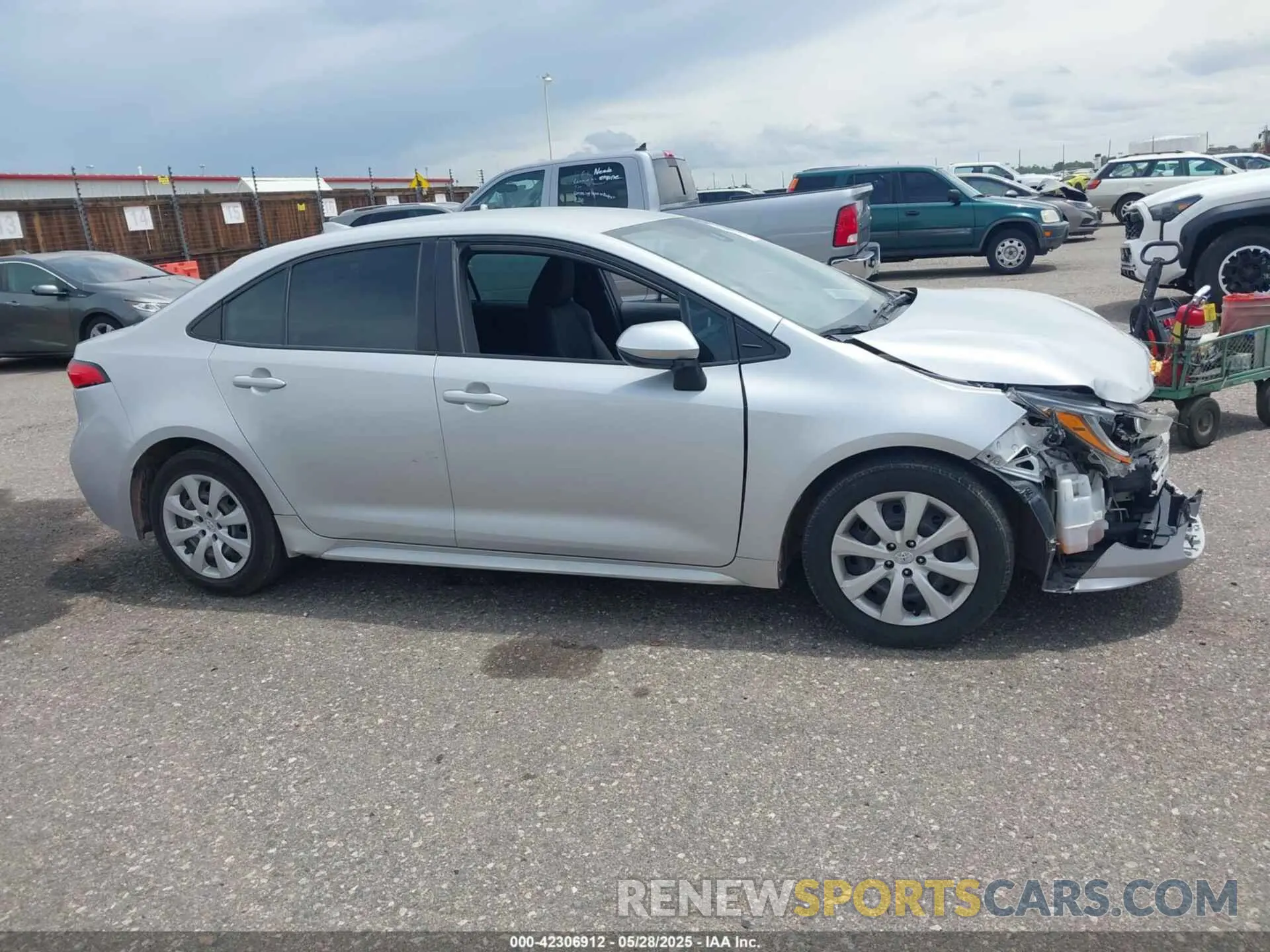 13 Photograph of a damaged car 5YFEPMAE2MP155387 TOYOTA COROLLA 2021